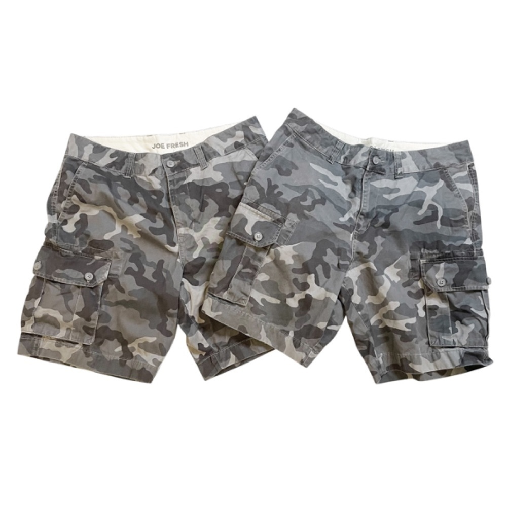 Two Men's Camoflauge Cargo Shorts 🤍